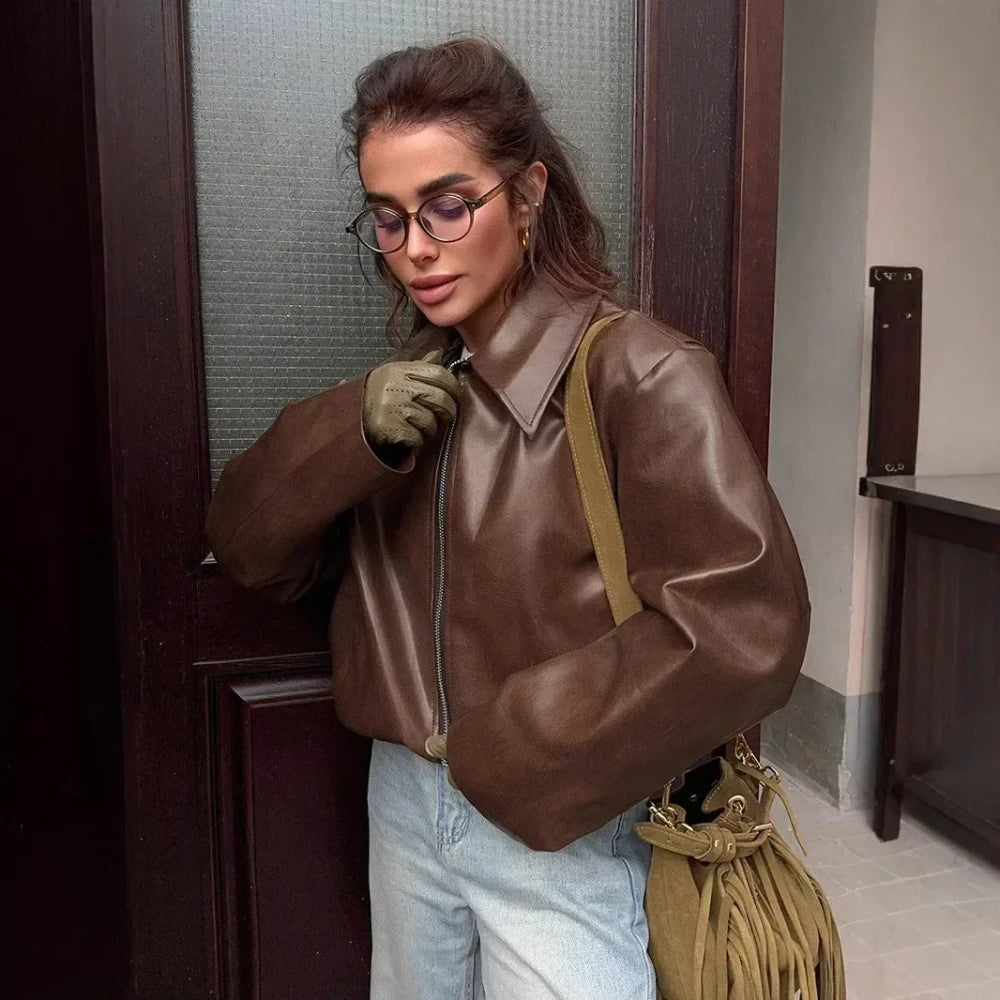 Chaqueta Corta de Cuero Sintético